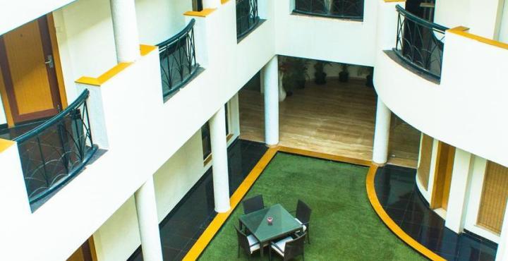 Hotel Phoenix Koregaon Park Пуна Экстерьер фото