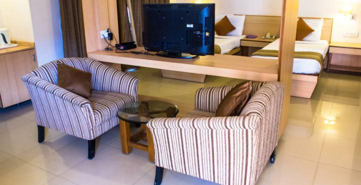 Hotel Phoenix Koregaon Park Пуна Экстерьер фото