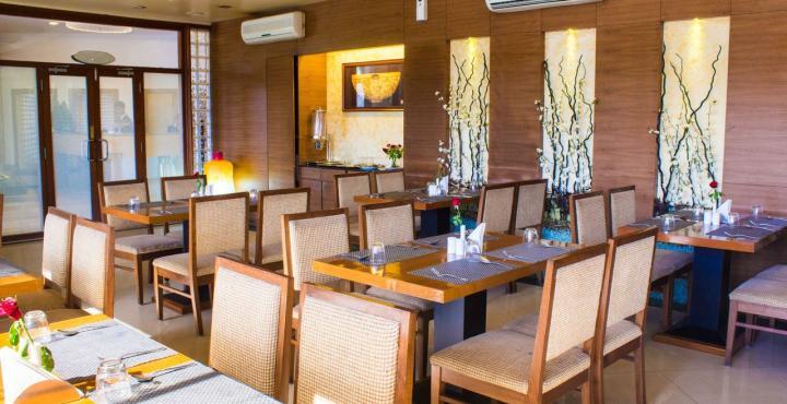 Hotel Phoenix Koregaon Park Пуна Экстерьер фото