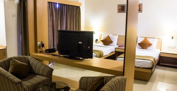 Hotel Phoenix Koregaon Park Пуна Экстерьер фото