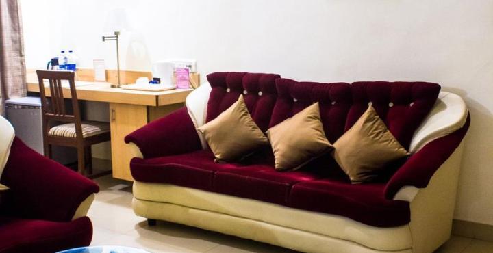 Hotel Phoenix Koregaon Park Пуна Экстерьер фото