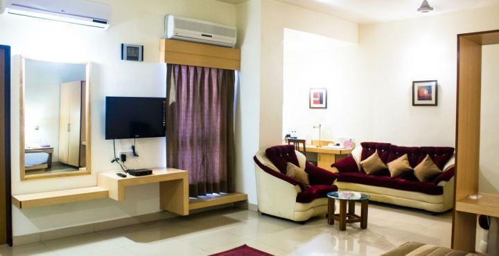 Hotel Phoenix Koregaon Park Пуна Экстерьер фото