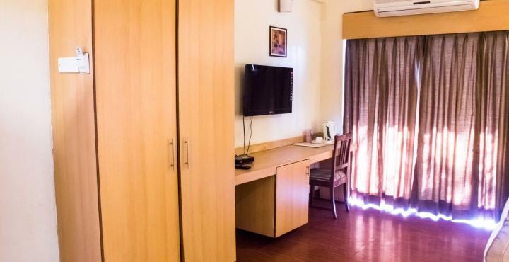 Hotel Phoenix Koregaon Park Пуна Экстерьер фото