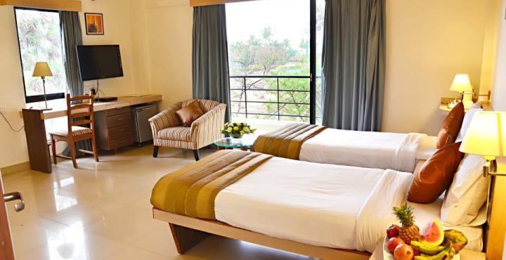 Hotel Phoenix Koregaon Park Пуна Экстерьер фото